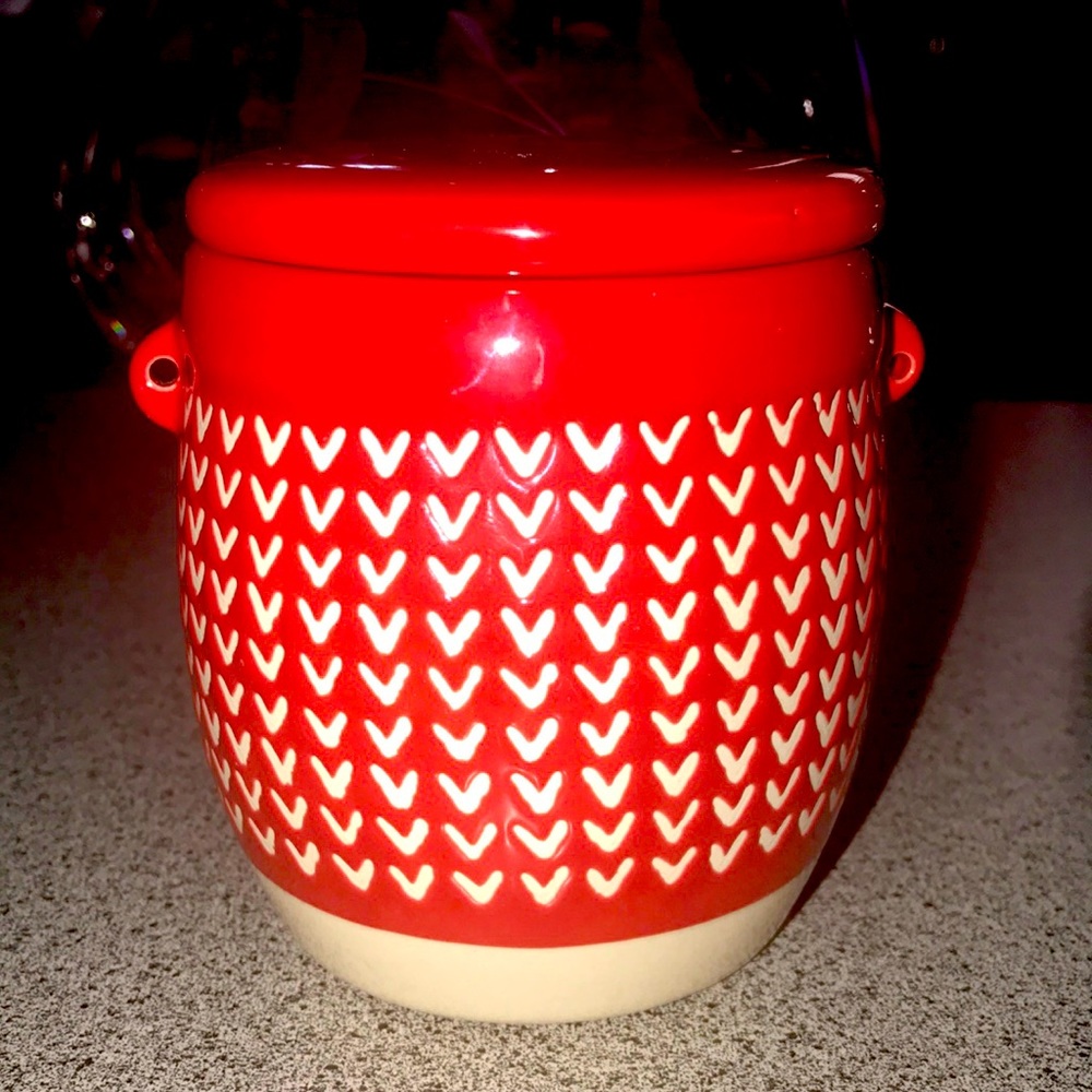 10 Strawberry Street Artisan Collection Canister